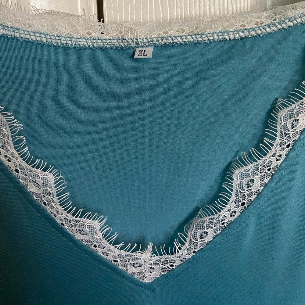 Doesn’t Fit Anymore And Barely Worn Probably Less… - image 2